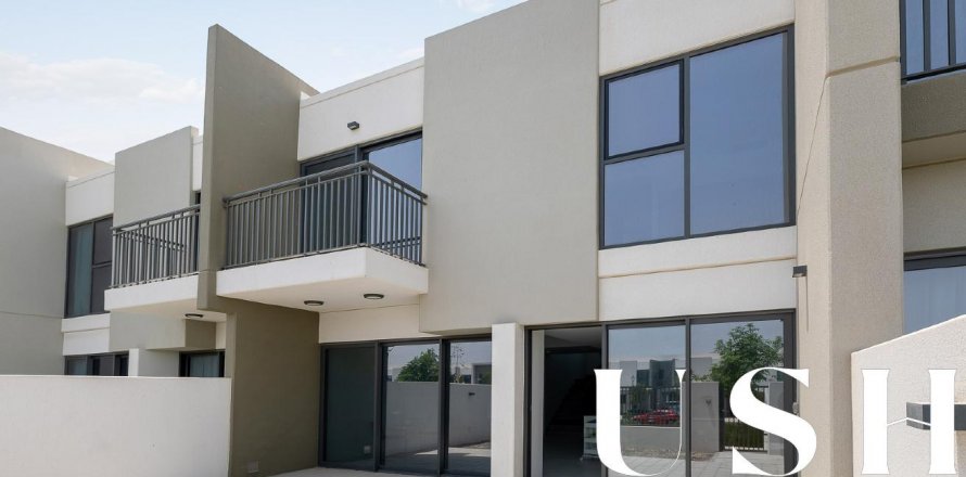 Dubai Land、Dubai、UAEにあるタウンハウス 3ベッドルーム、161 m2 No620449