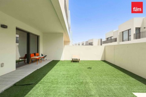 Villa in affitto a Dubai, EAU 3 camere da letto, 144.9 mq. № 760745 - foto 26