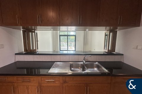 Apartemen di TRAVO di The Views, Dubai, UEA 3 kamar tidur, 140 m2 nomor 685362 - foto 4