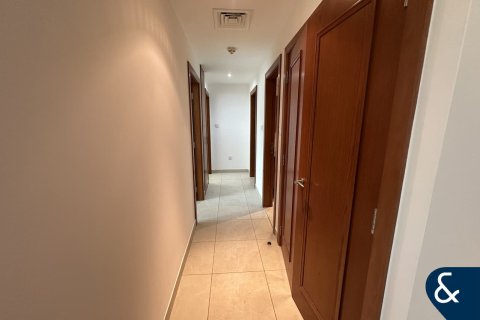 Apartemen di TRAVO di The Views, Dubai, UEA 3 kamar tidur, 140 m2 nomor 685362 - foto 8
