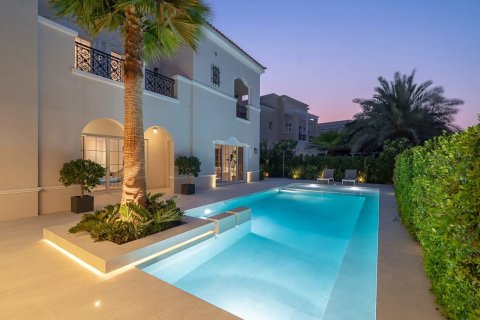 Városi lakóépület itt: Dubai, EAE, 6 hálószoba, 666 m², azonosító: 696287 - fénykép 22