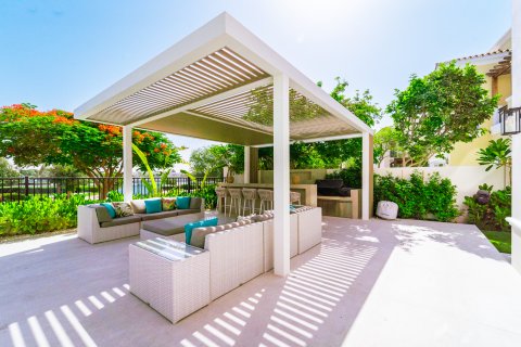 Városi lakóépület itt: Dubai, EAE, 6 hálószoba, 666 m², azonosító: 696287 - fénykép 17