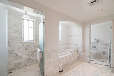 Városi lakóépület itt: Dubai, EAE, 6 hálószoba, 666 m², azonosító: 696287 - fénykép 11