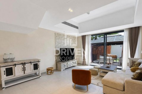 Rijtjeshuis te huur in Mohammed Bin Rashid City, Dubai, VAE 2 slaapkamers, 137.59 vr.m., nr 762610 - foto 3