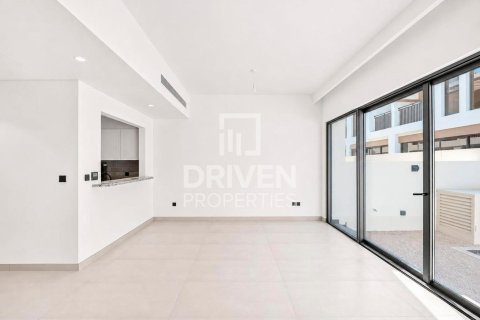 Adosado en Damac Lagoons, Dubai, EAU 4 dormitorios, 143.91 m² № 762609