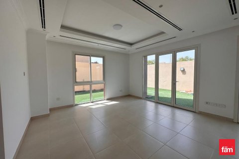Villa in Al Barsha, Dubai, UAE 3 bedrooms, 235.8 sq.m. № 708349
