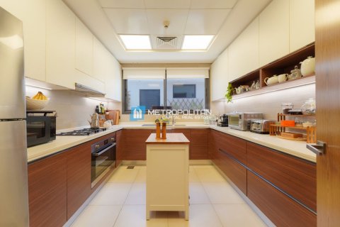 Villa on the Yas Island, Abu Dhabi, UAE 5 bedrooms, 670.5 sq.m. № 632102 - photo 5