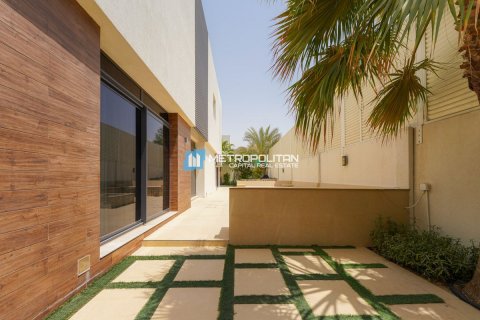 Villa on the Yas Island, Abu Dhabi, UAE 5 bedrooms, 670.5 sq.m. № 632102 - photo 23