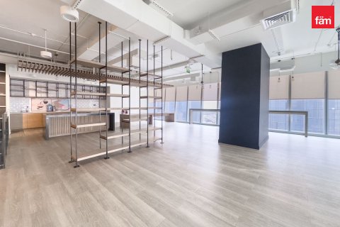 Business Bay, Dubai, UAE의 판매용 사무실 3656.2제곱미터 번호 597907 - 사진 2