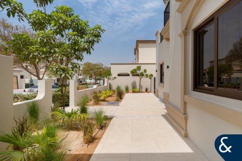 Vila u Arabian Ranches, Dubai, UAE 5 spavaćih soba, 547 m2 Br. 671024 - fotografija 28