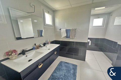 Villa till försäljning i Meadows, Dubai, UAE 4 sovrum, 337 kvm Nr. 671021 - fotografi 16