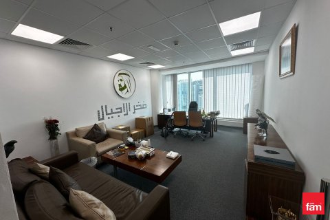 Oficiu de închiriat în Business Bay, Dubai, EAU 70.4 mp. №659058 - poză 3