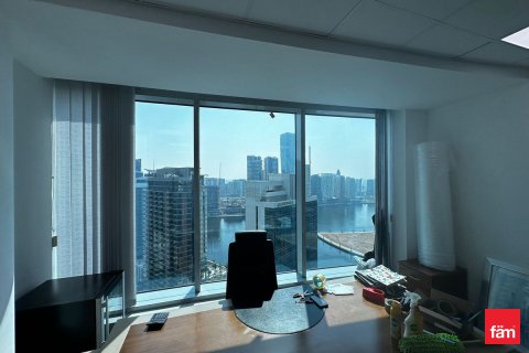 Oficiu în Business Bay, Dubai, EAU 70.4 mp.  №659058