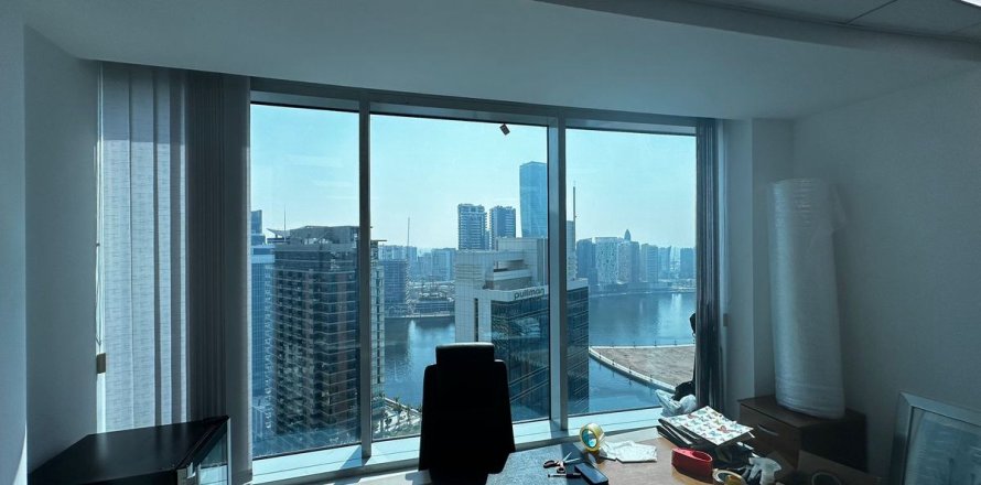 Ured u gradu Business Bay, Dubai, UAE 70.4 m2 Br. 659058