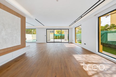 Villa till försäljning i Jumeirah Park, Dubai, UAE 3 sovrum, 327.67 kvm Nr. 753639 - fotografi 3