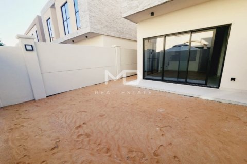 Зняти в оренду таунхаус в Al Salam Street, Абу-Даби, ОАЕ 3 спальні, 147.4м2, № 555534 - фото 27