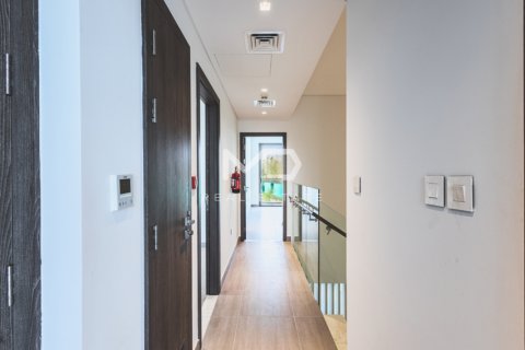 Vilë në Yas Island, Abu Dhabi, Emiratet e Bashkuara Arabe 3 dhoma gjumi, 461.2 m2. № 555533 - Foto 19