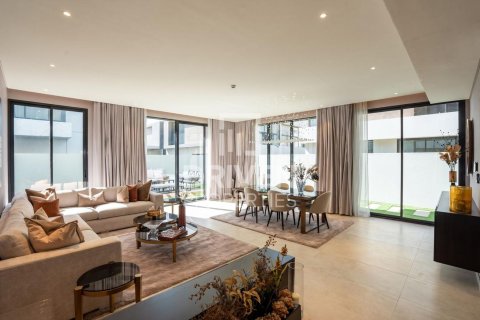 Βίλα σε Dubai, ΗΑΕ 3 υπνοδωμάτια, 281.59 τ.μ. Αρ. 762416 - φωτογραφία 3
