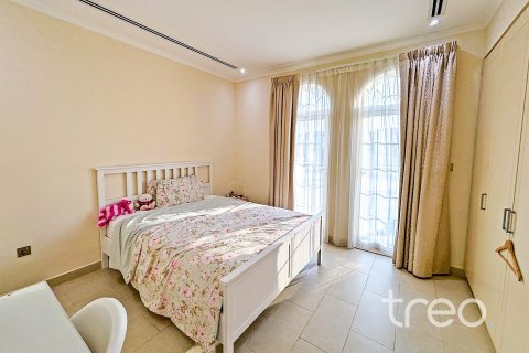 Vila u Jumeirah Park, Dubai, UAE 4 spavaćih soba, 314.01 m2 Br. 733520 - fotografija 23