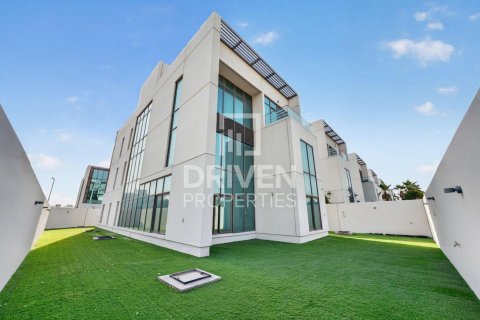 Üürile anda villa asukohaga Meydan, Dubai, AÜE: 6 magamistoaga, 554.82 m² Nr 746539 - pilt 2