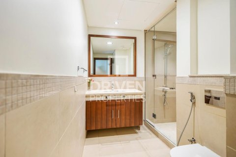 Huoneisto Downtown Dubai (Downtown Burj Dubai), Dubai, Arabiemiraatit 3 makuuhuonetta, 165.37 m2 № 745608 - kuva 16