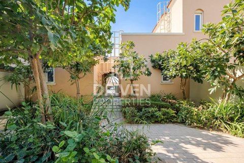 Villa te koop in Dubai Land, Dubai, VAE 2 slaapkamers, 157.94 vr.m., nr 744025 - foto 16