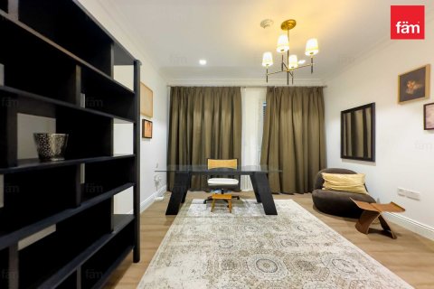 Shtëpi në qytet në Dubai, Emiratet e Bashkuara Arabe 3 dhoma gjumi, 326.6 m2. № 645826 - Foto 18