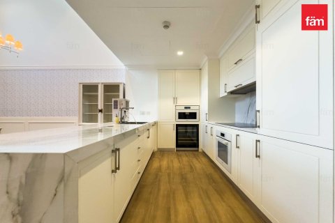 Shtëpi në qytet në Dubai, Emiratet e Bashkuara Arabe 3 dhoma gjumi, 326.6 m2. № 645826 - Foto 1