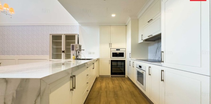 Shtëpi në qytet në Dubai, Emiratet e Bashkuara Arabe 3 dhoma gjumi, 326.6 m2. № 645826