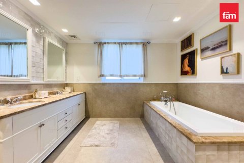 Shtëpi në qytet në Dubai, Emiratet e Bashkuara Arabe 3 dhoma gjumi, 326.6 m2. № 645826 - Foto 3