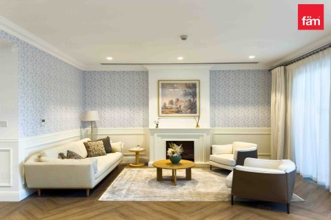 Shtëpi në qytet në Dubai, Emiratet e Bashkuara Arabe 3 dhoma gjumi, 326.6 m2. № 645826 - Foto 10