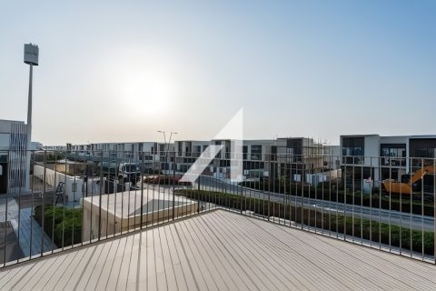 Villa para arrendamento em The Valley, Dubai, EAU 4 quartos, 255.5 m2 № 647437 - foto 1