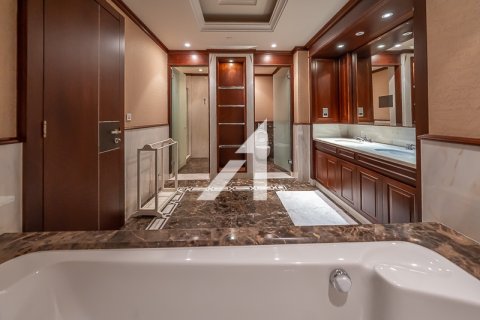 Penthouse in Dubai, UAE 4 bedrooms, 586 sq.m. № 647453 - photo 22