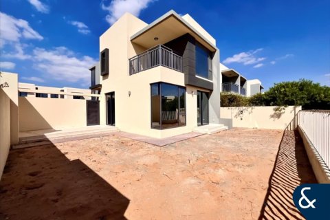 Villa in Dubai Hills Estate, Dubai, UAE 4 bedrooms, 229 sq.m. № 667365 - photo 2