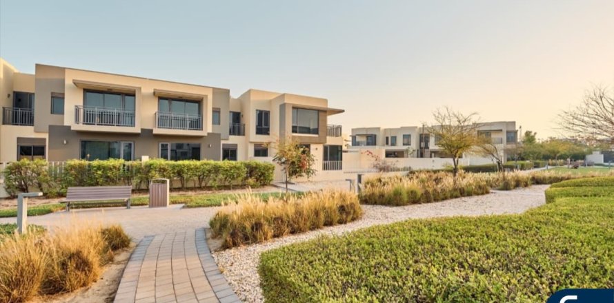 Villa in Dubai Hills Estate, Dubai, UAE 4 bedrooms, 229 sq.m. № 667365