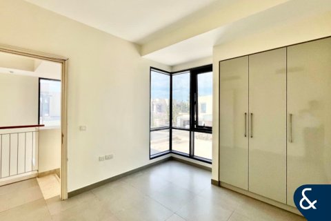 Villa in Dubai Hills Estate, Dubai, UAE 4 bedrooms, 229 sq.m. № 667365 - photo 13
