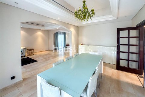 Vila di Dubai Investment Park, UAE 5 bilik tidur, 577 meter persegi № 625402 - foto 9