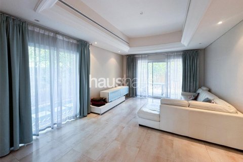Vila di Dubai Investment Park, UAE 5 bilik tidur, 577 meter persegi № 625402 - foto 7