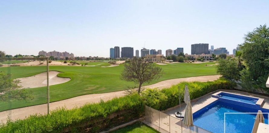 Huvila Dubai Sports City, Dubai, Arabiemiraatit 6 makuuhuonetta, 1474.93 m2 № 764756