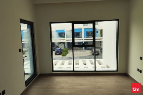 Villa in Dubai, UAE 4 bedrooms, 144 sq.m. № 702349 - photo 6