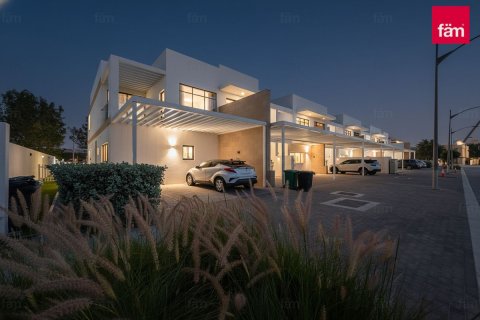 Rumah bandar di Dubai, UAE 4 bilik tidur, 274.5 meter persegi № 699756 - foto 6