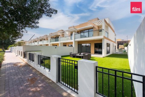 Rumah bandar di Dubai, UAE 4 bilik tidur, 274.5 meter persegi № 699756 - foto 16