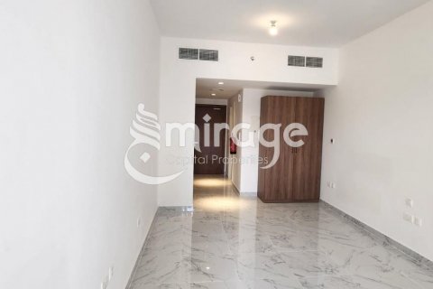 Dupleks në Masdar City, Abu Dhabi, Emiratet e Bashkuara Arabe 2 dhoma gjumi, 106.3 m2. № 574324 - Foto 5