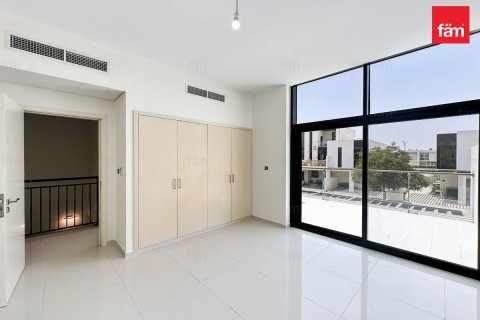 Villa asukohaga Dubai, AÜE: 3 magamistoaga, 175 m² Nr 760546