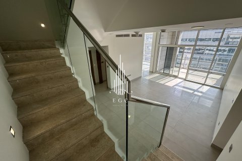 Dupleks në Al Raha Beach, Abu Dhabi, Emiratet e Bashkuara Arabe 4 dhoma gjumi, 391.8 m2. № 557434 - Foto 9
