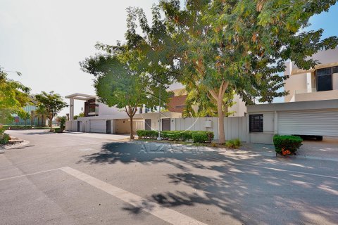 Vila na Yas Island, Abu Dhabi, SAE 4 ložnice, 605 m² Č.: 615403 - fotografie 1
