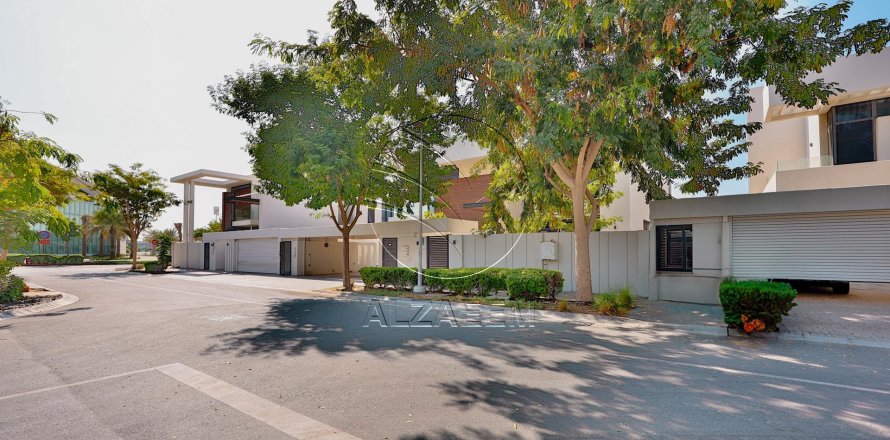 Vila na Yas Island, Abu Dhabi, SAE 4 ložnice, 605 m² Č.: 615403