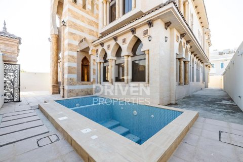 Vila di Al Quoz, Dubai, UAE 7 bilik tidur, 1114.84 meter persegi № 757266 - foto 8