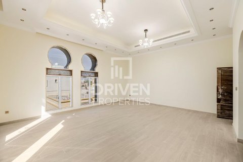Vila di Al Quoz, Dubai, UAE 7 bilik tidur, 1114.84 meter persegi № 757266 - foto 11