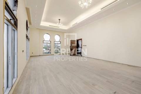 Vila di Al Quoz, Dubai, UAE 7 bilik tidur, 1114.84 meter persegi № 757266 - foto 15